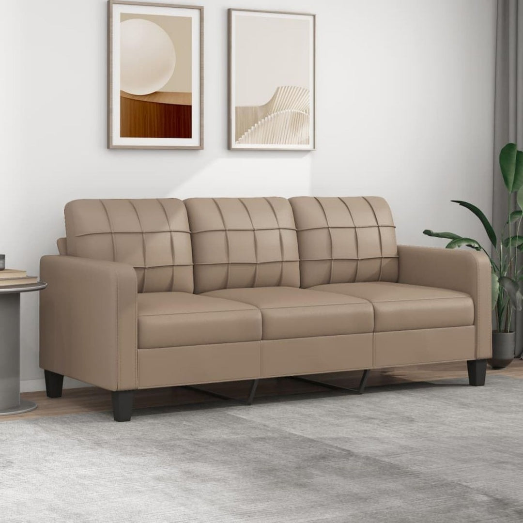 Das Sofa setzt auf eine Farbgebung in Beige