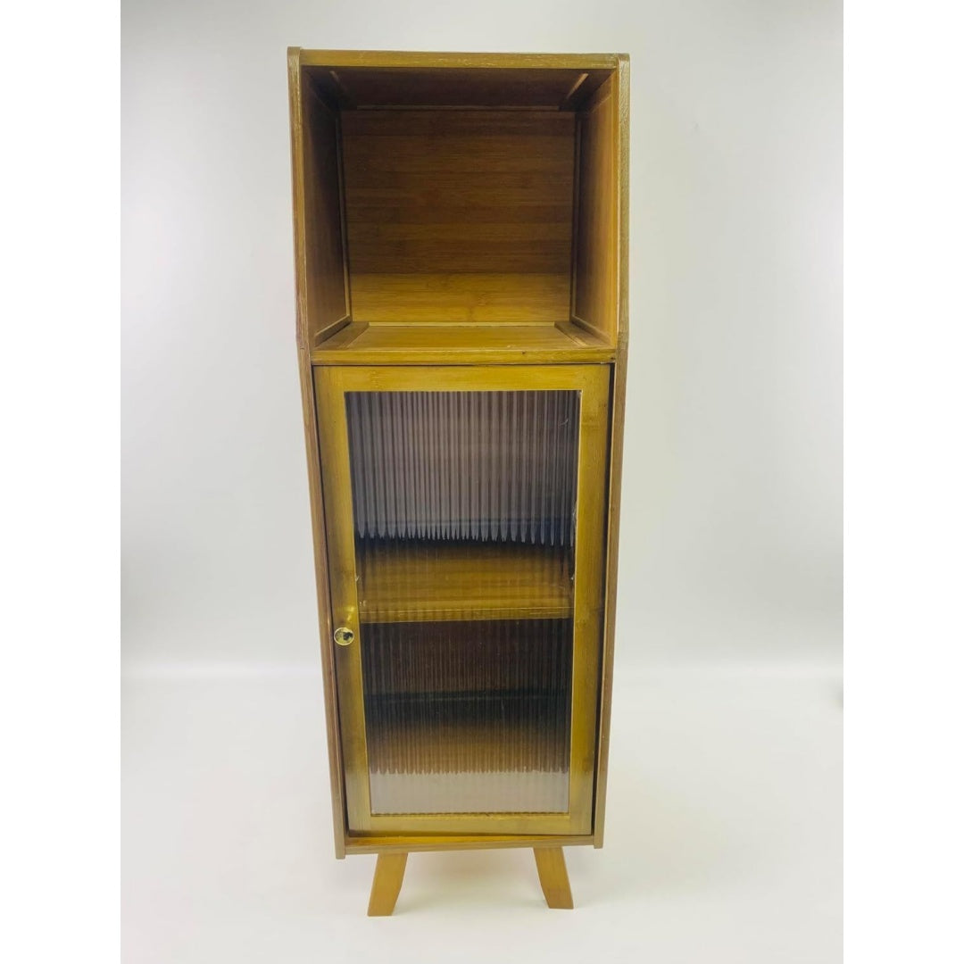 Gelb bestimmt die Farbgebung von dem Sideboard