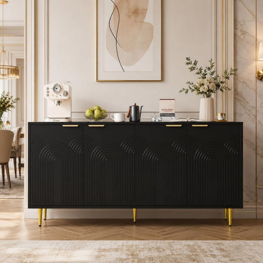Ein Metallgestell trifft auf Hoehenverstellung an dem Sideboard