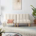 Holzbeine ergaenzen das Sofa